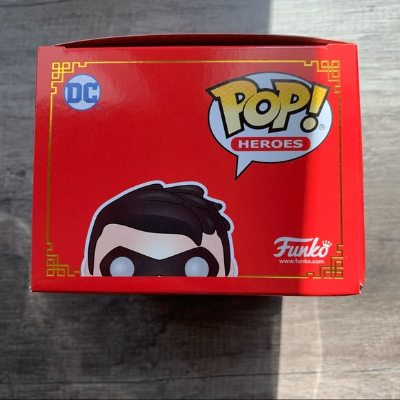 Robin funko pop imperial palace - Picture 6 of 8